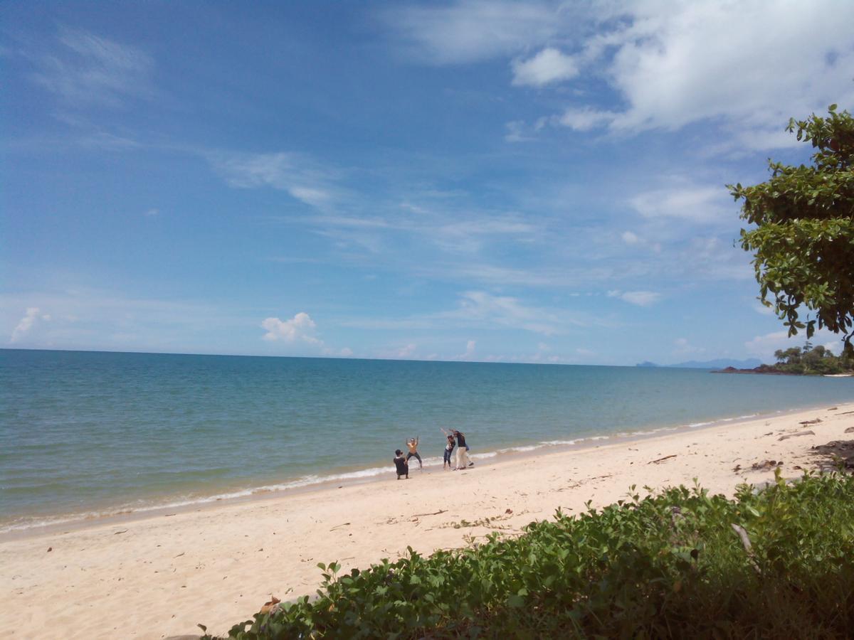 Pandan Beach Homestay Kampong Pandan Exteriör bild