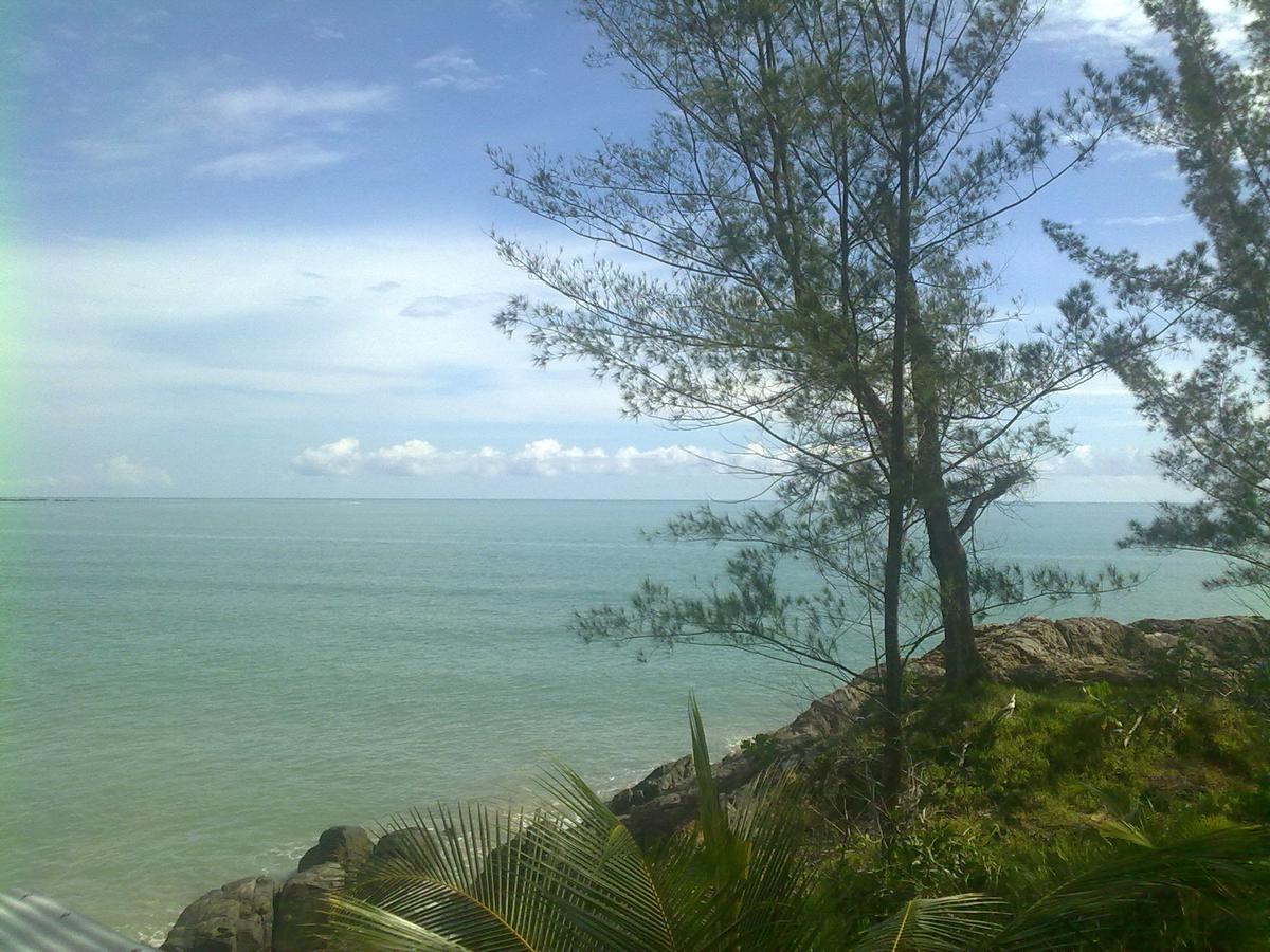 Pandan Beach Homestay Kampong Pandan Exteriör bild